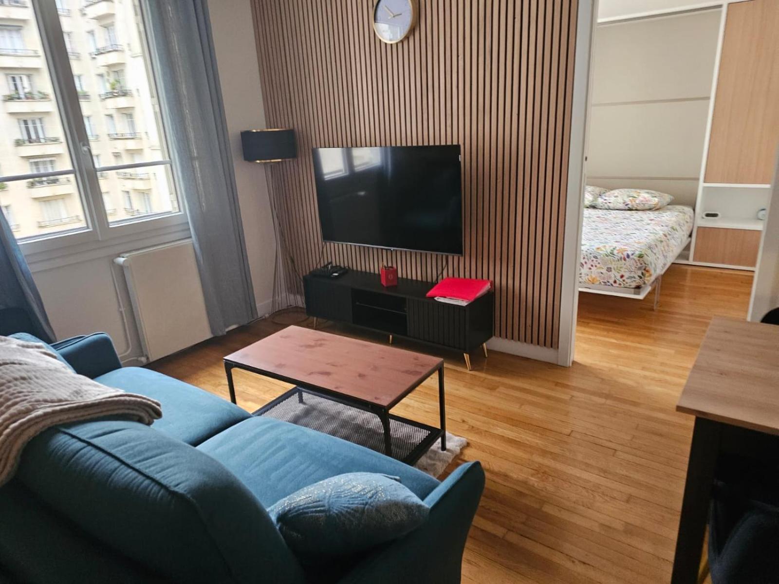 View Sur La Seine Apartment Париж Екстериор снимка